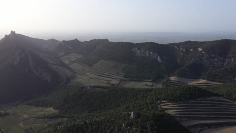 Panorama-Luftaufnahme-Der-Berge-Dentelles-De-Montmirail-Vaucluse-Provence